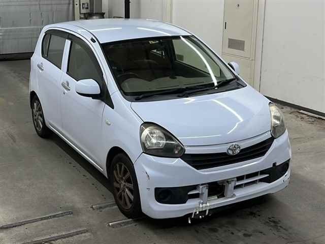 90476 Toyota Pixis epoch LA300A 2014 г. (MIRIVE Saitama)